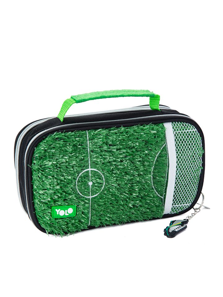 קלמר מזוודה מגרש כדורגל דשא